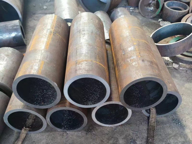 达尔罕茂明安联合12Cr1MovG无缝钢管切割